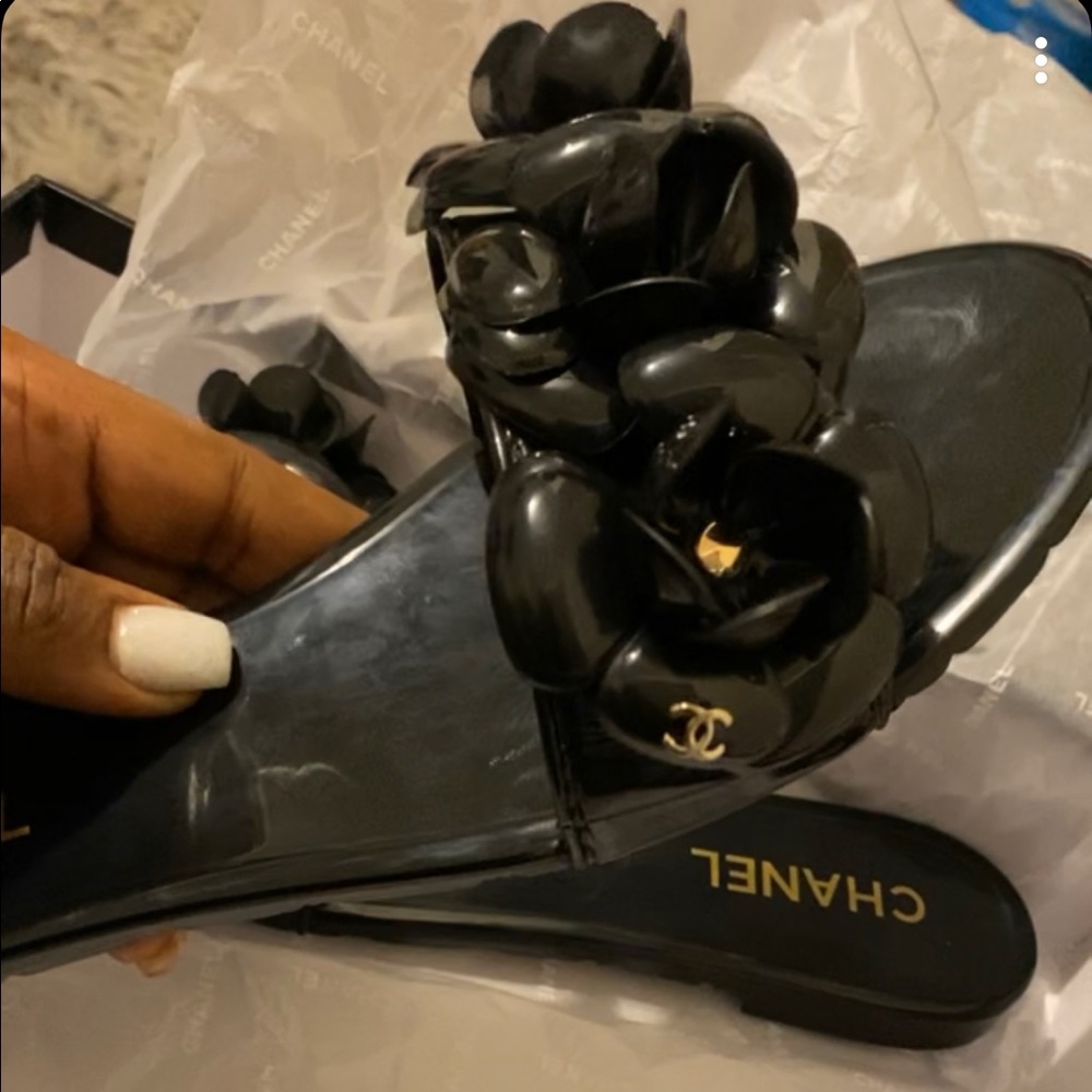 Chanel slides
